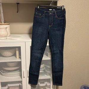 Old Navy Rockstar super skinny jeans with secret slim pocket, like new!